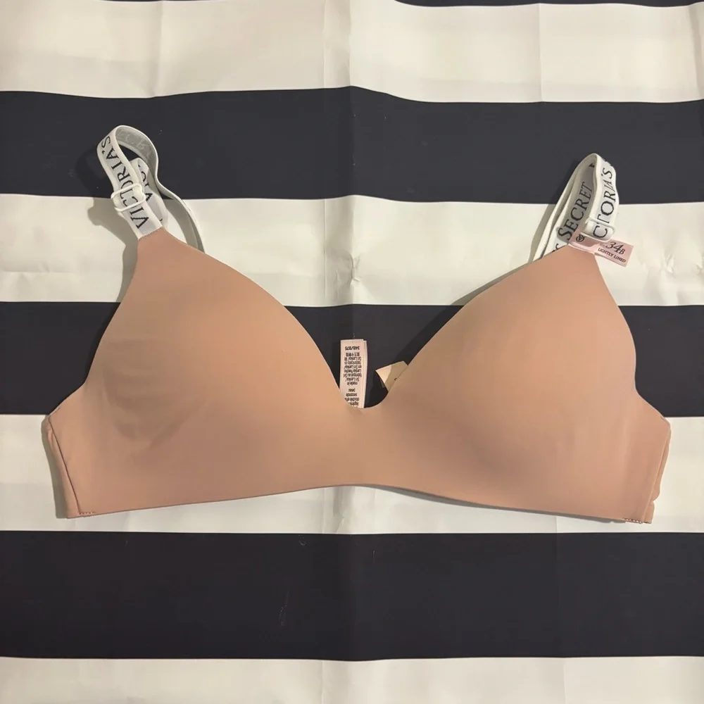 Victoria’s Secret Wireless T-Shirt Bra - Picture 4 of 7